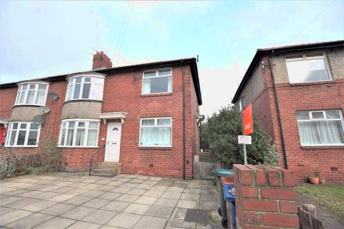 2 Bedroom Flat To Rent In Wych Elm Crescent, High Heaton, NE7