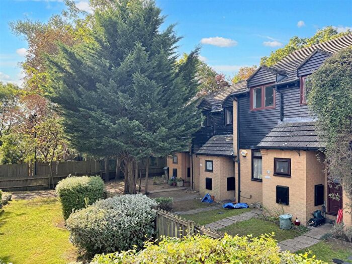 1 Bedroom Maisonette To Rent In Elms Lane, Wembley, HA0