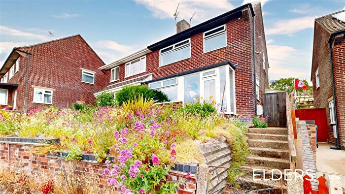 3 Bedroom Semi-Detached House For Sale In Kenilworth Drive, Kirk Hallam, DE7