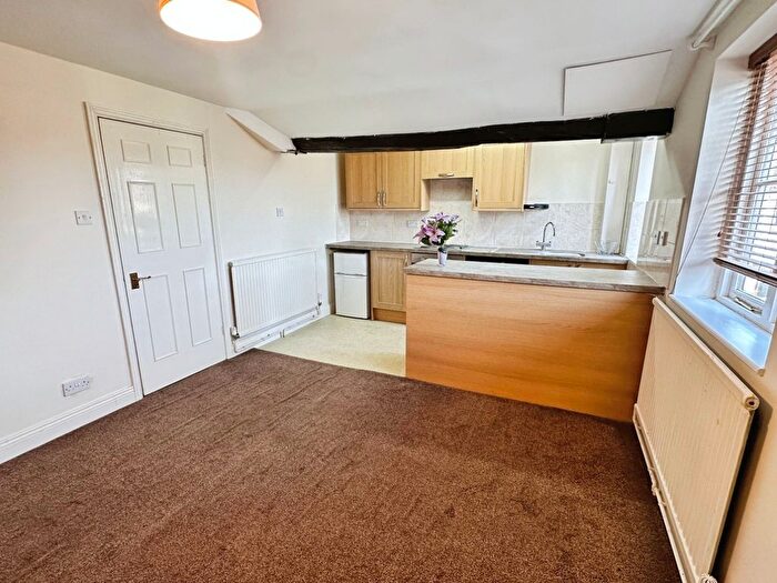 1 Bedroom Flat To Rent In Market Place, Ashbourne, DE6