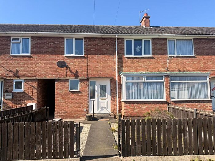 3 Bedroom Terraced House For Sale In Lingfield Green, Darlington, DL1