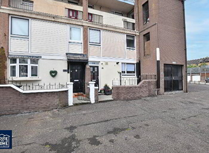 3 Bedroom Maisonettes For Sale In Duncairn Parade, Belfast, BT15