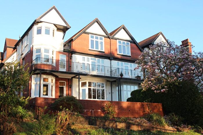 3 Bedroom Flat To Rent In Lake Road East, Roath Park, Cardiff, CF23
