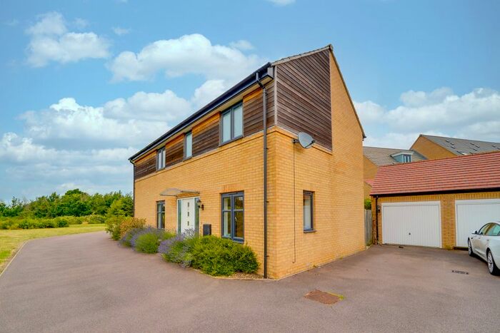 3 Bedroom Semi-Detached House To Rent In Goldcrest Road, St. Ives, Huntingdon, PE27