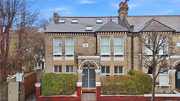 2 Bedroom Maisonette For Sale In Nevis Road, London, SW17