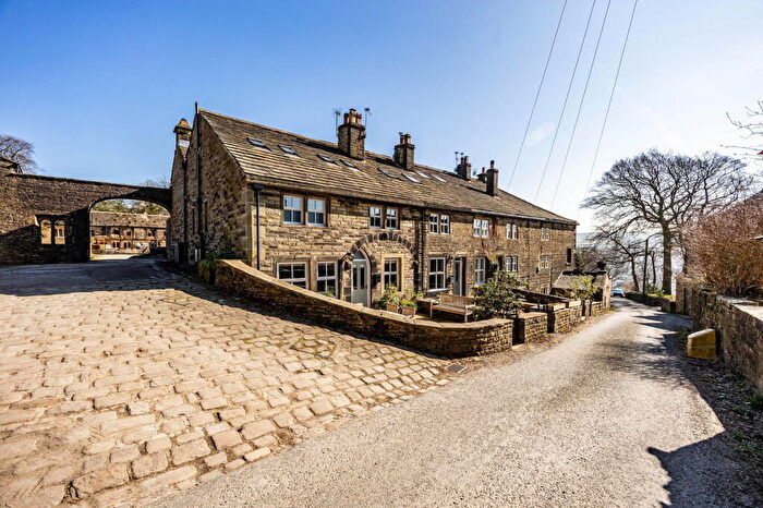 5 Bedroom End Of Terrace House For Sale In Upper Field House Lane, Triangle, HX6