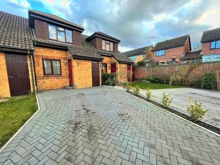 2 Bedroom Terraced House To Rent In Tesimond Drive, Yateley, GU46