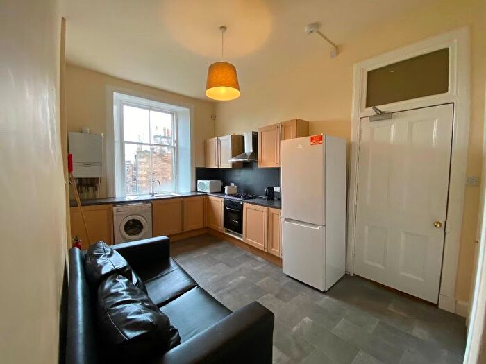 4 Bedroom Flat To Rent In Morningside Road, Morningside, Edinburgh, EH10