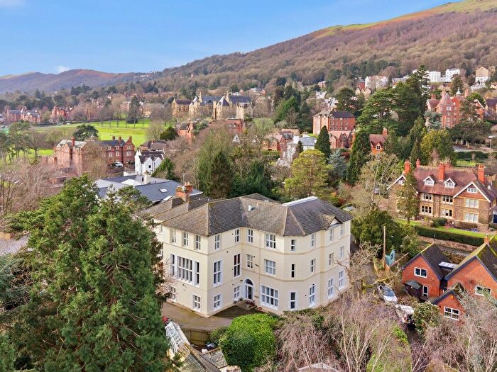 1 Bedroom Flat For Sale In Hatley Court, Albert Road South, WR14