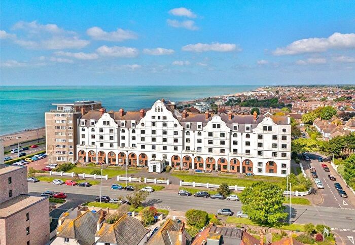 2 Bedroom Flat For Sale In Grand Avenue, Worthing, West Sussex, BN11