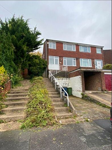 3 Bedroom Semi-Detached House To Rent In Kelvin Close, HP13