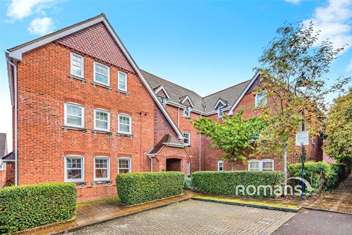 2 Bedroom Flat To Rent In Campbell Fields, Aldershot, Hampshire, GU11
