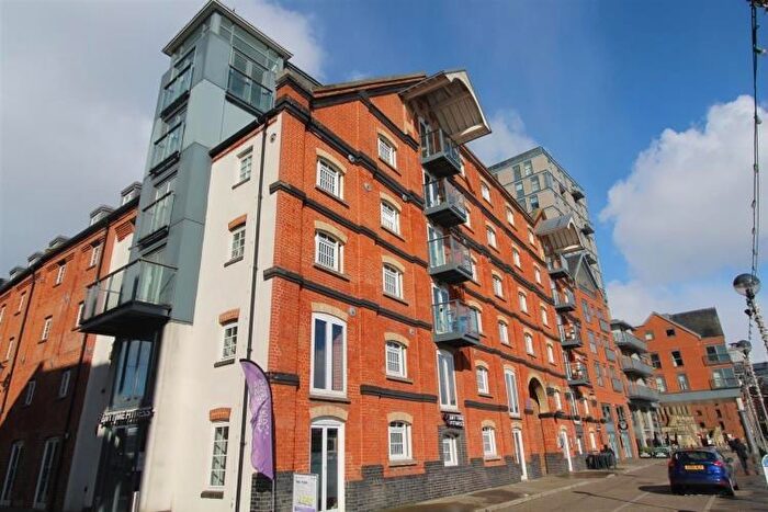 2 Bedroom Penthouse For Sale In The Shamrock, Regatta Quay, Ipswich, IP4