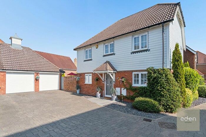 4 Bedroom Property For Sale In Dawn Lane, Kings Hill, ME19