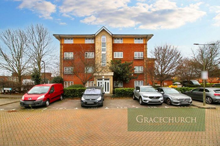 1 Bedroom Flat For Sale In Pentland Close, London, N9