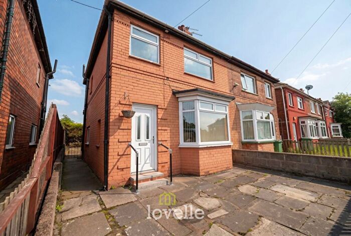 3 Bedroom Semi-Detached House For Sale In Second Avenue, Grimsby, DN33