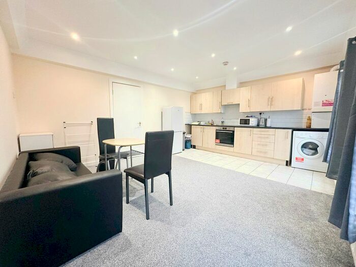 2 Bedroom Flat To Rent In Jenner Road, Stoke Newington, N16