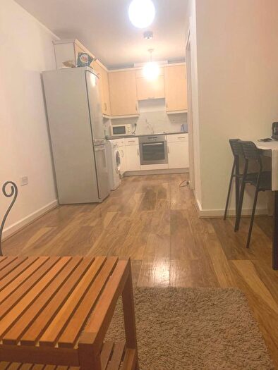 1 Bedroom Flat To Rent In Victoria Road, London, W3