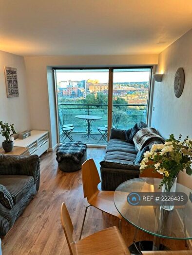 2 Bedroom Flat To Rent In Whitehall Waterfront, Leeds, LS1