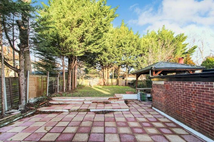 3 Bedroom Detached House To Rent In Sheringham Avenue, London, N14