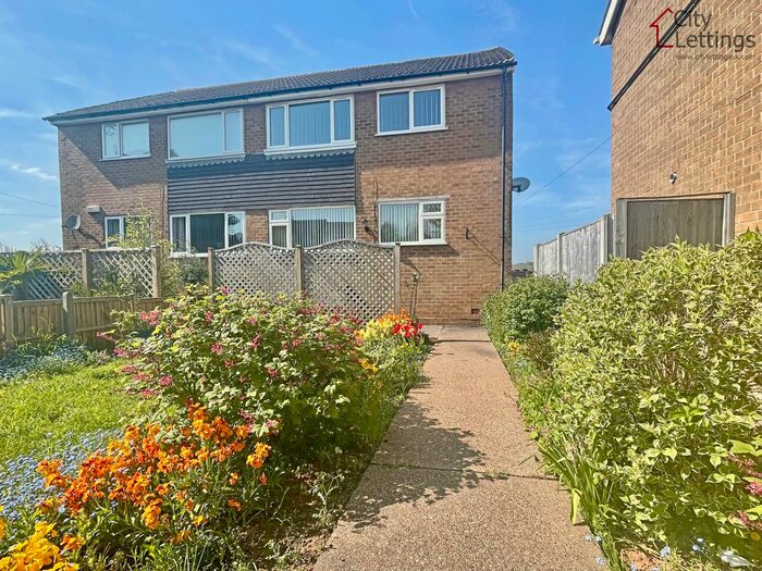 2 Bedroom Maisonette To Rent In Rolleston Drive, Arnold, NG5