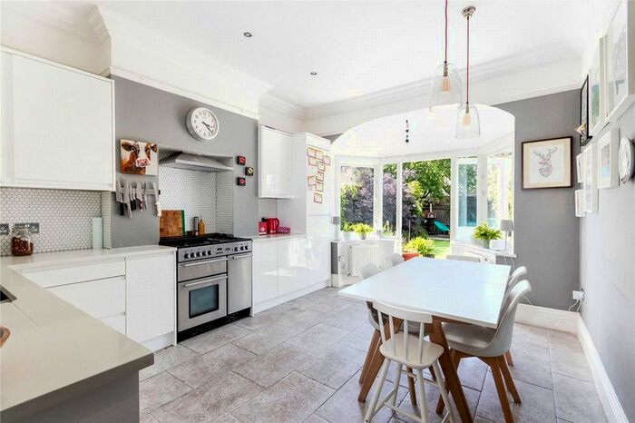 5 Bedroom Semi-Detached House To Rent In Nimrod Road, London, SW16