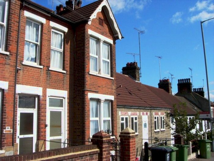 1 Bedroom Flat To Rent In London Road, Greenhithe, DA9