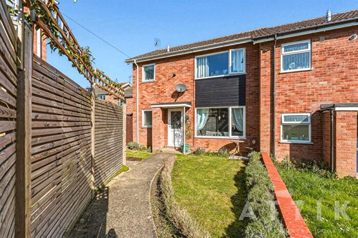 3 Bedroom End Of Terrace House For Sale In Lambert Close, Halesworth, IP19