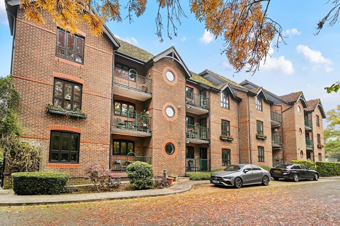 2 Bedroom Apartment For Sale In Sheet Street, Regent Court Sheet Street, SL4