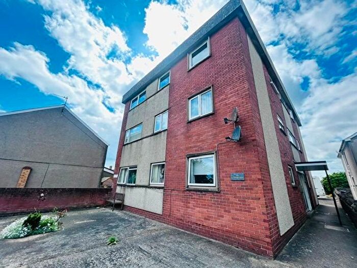 2 Bedroom Flat To Rent In Flat, Llys Onnen, South Road, Porthcawl, CF36