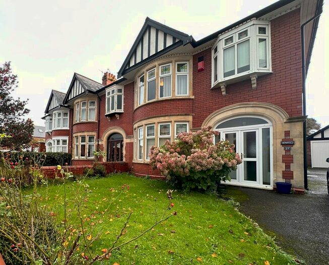 3 Bedroom Property To Rent In Baron Road, Penarth, CF64