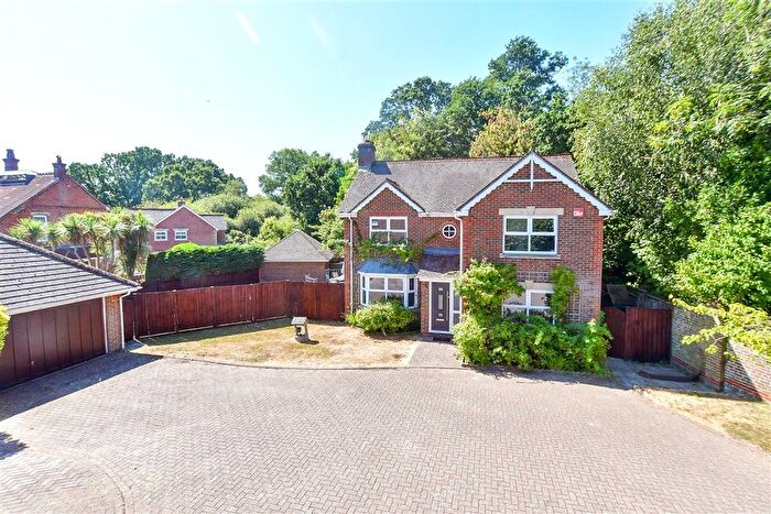 4 Bedroom Detached House For Sale In Marrels Wood Gardens, Purbrook, Hampshire, PO7