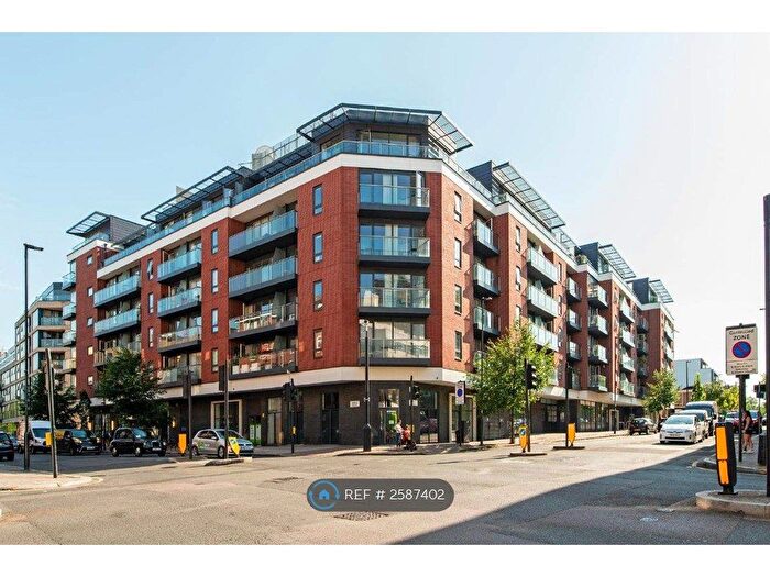 2 Bedroom Flat To Rent In Central Street, London, EC1V