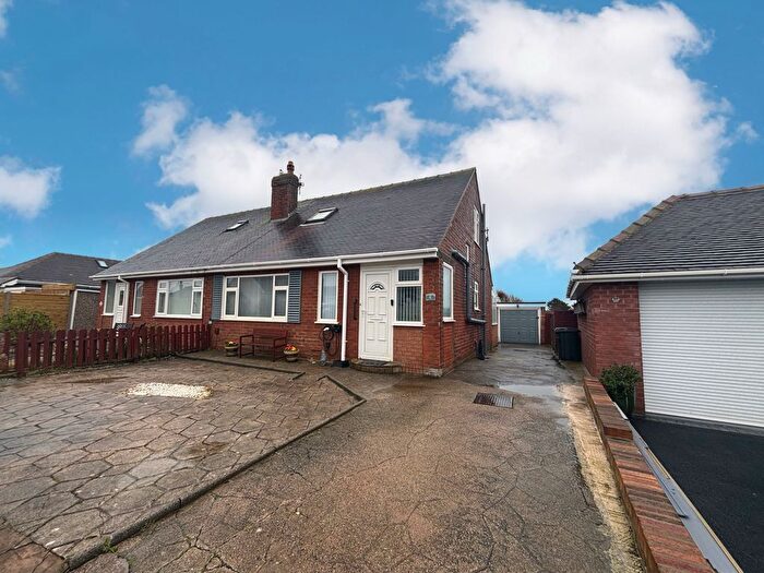 3 Bedroom Bungalow For Sale In Lanark Avenue, Bispham, FY2