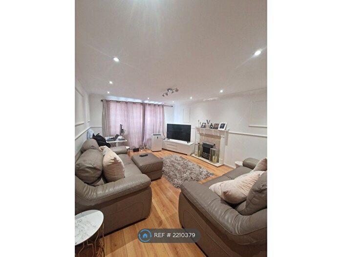 3 Bedroom Terraced House To Rent In Harper Close, Grays, RM16