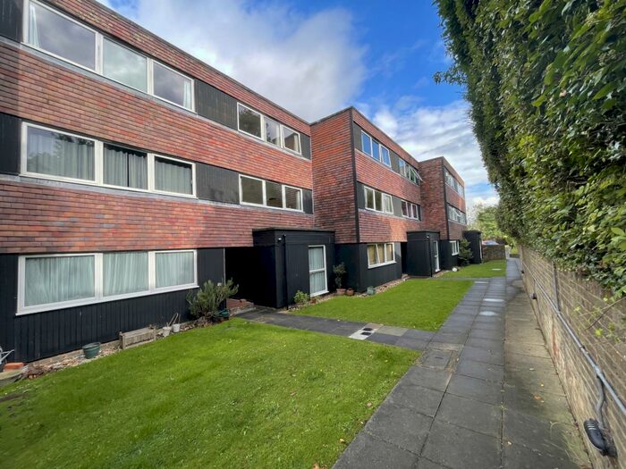 1 Bedroom Flat To Rent In Eleanor Close, Lewes, BN7