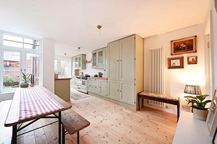 3 Bedroom Terraced House For Sale In Wayland Road, Sharrow Vale, Sheffield, S11
