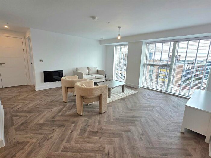 2 Bedroom Apartment To Rent In Chapmans Yard, Upper Gough Street, Birmingham, B1