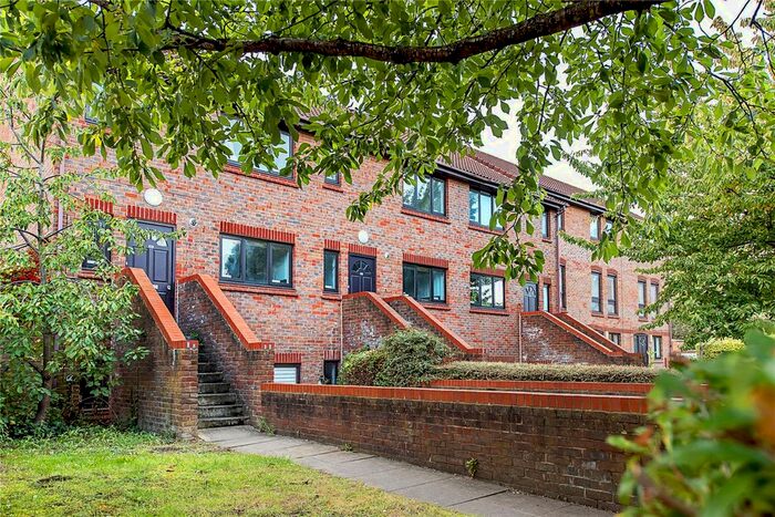 2 Bedroom Flat To Rent In Sterling Place, London, W5