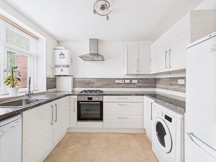 1 Bedroom Flat To Rent In High Street, Godstone Village, RH9