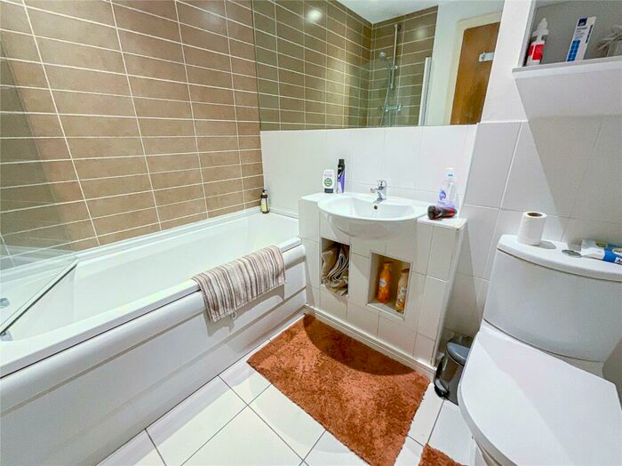 2 Bedroom Apartment For Sale In Tavinor Place, A Bonehill Road, Tamworth, Staffordshire, B78