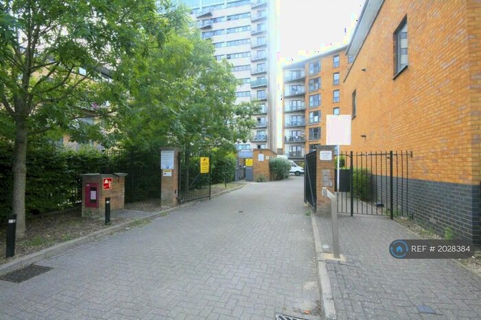 1 Bedroom Flat To Rent In Gateway Court, Ilford, IG2