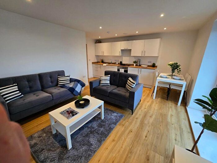 3 Bedroom Flat To Rent In The Plaza, Every Street, Ancoats, Manchester, M4