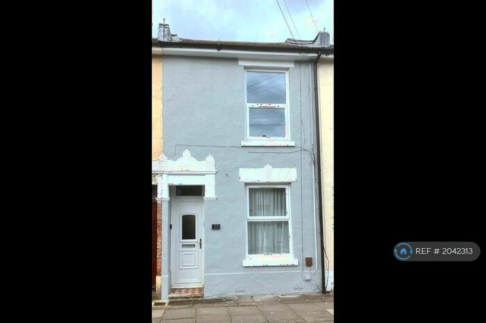 3 Bedroom Terraced House To Rent In Newcomen Road, Portsmouth, PO2