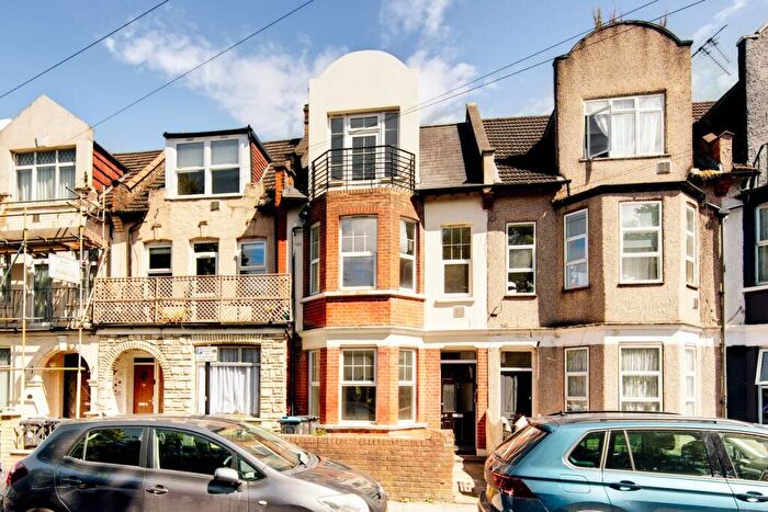 2 Bedroom Flat To Rent In Victoria Road, Edmonton, Enfield, N18