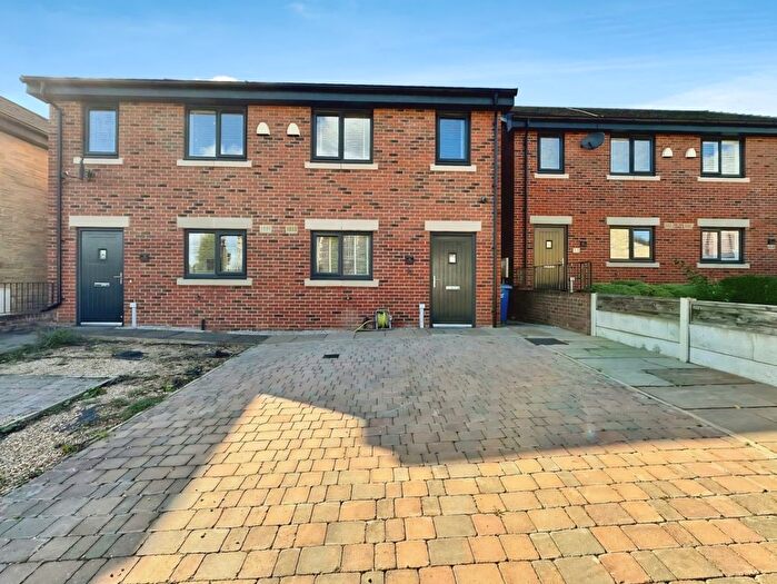 3 Bedroom Property To Rent In Oak Lea Gardens, Worsley, Manchester, M28