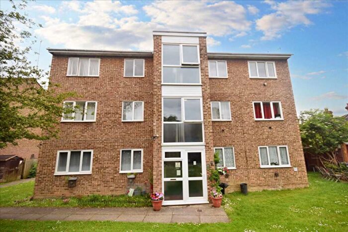 2 Bedroom Apartment To Rent In Jengar Close, Sutton, SM1