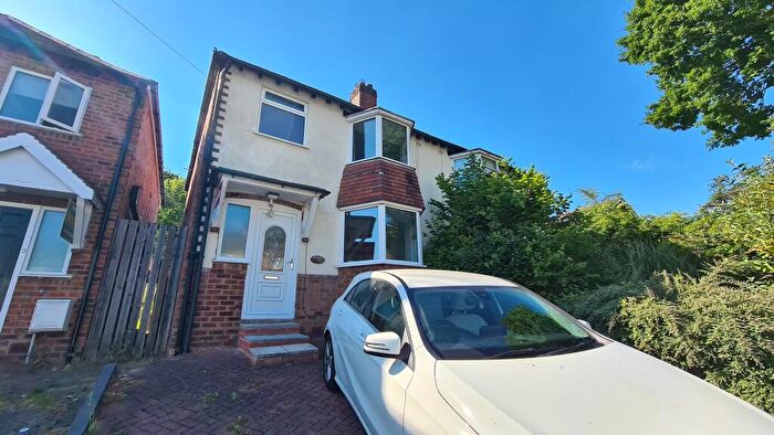 3 Bedroom Semi-Detached House To Rent In Metfield Croft, Birmingham, B17