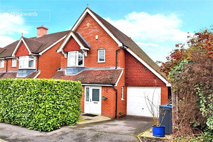 3 Bedroom Semi Detached House For Sale In Lower Green Gardens, Worcester Park, KT4