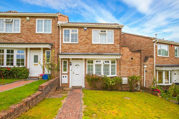 3 Bedroom Terraced House For Sale In Limes Avenue, Chigwell, Essex, IG7